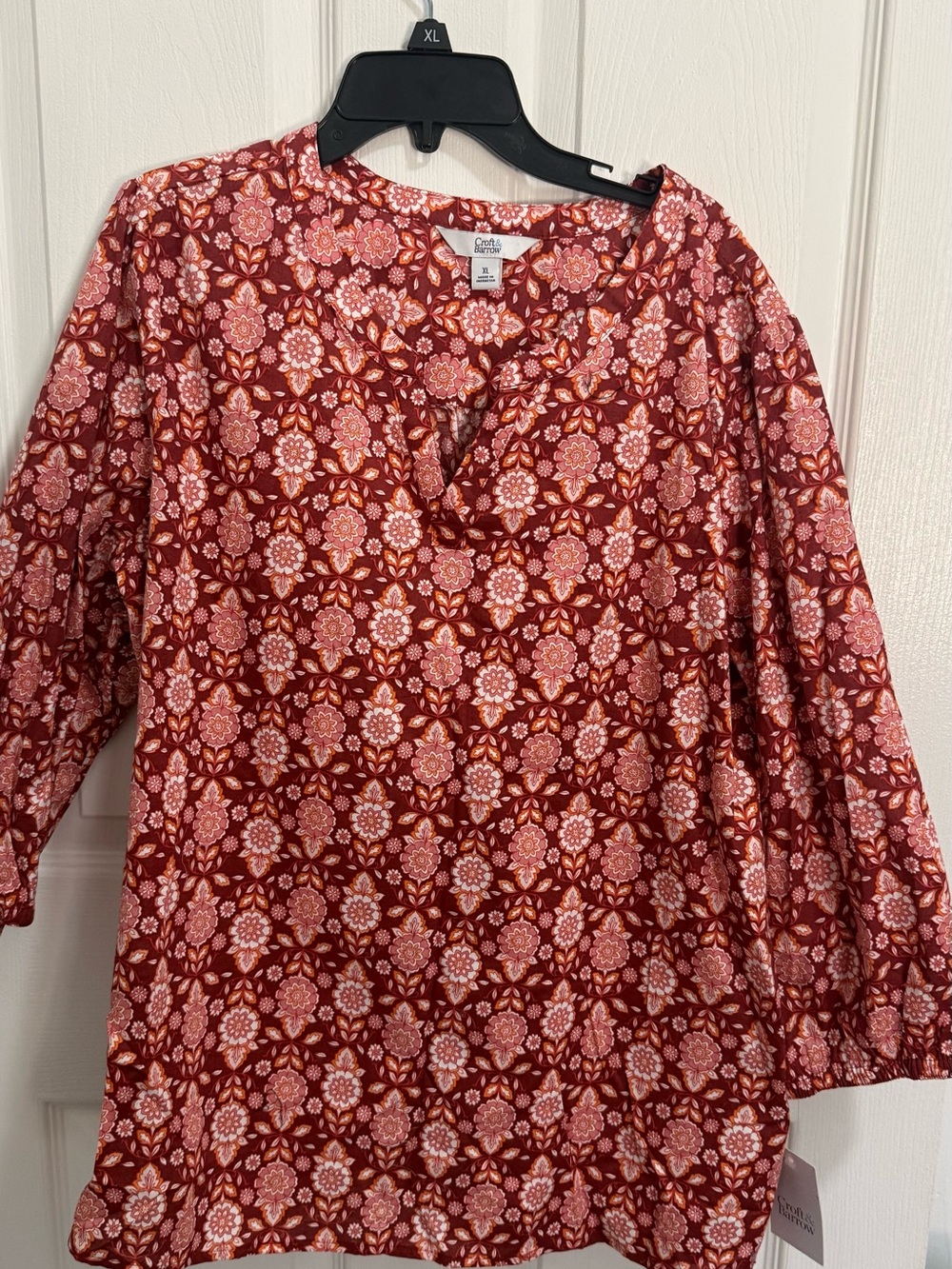 MWT Croft & Barrow Red Floral Split-Neck Women's Top